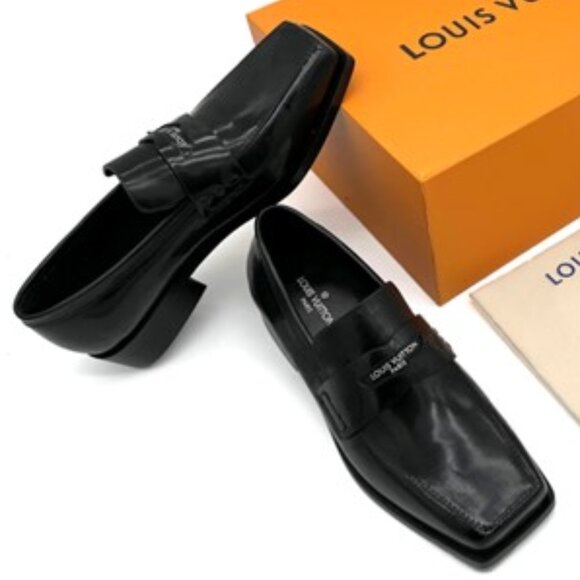 EUC-Louis Vuitton Black Leather Signature Loafer - 38 - Picture 1 of 5